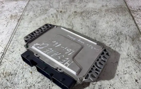 Renault Megane II Engine control unit/module 215840297A 8200283924 8200242405