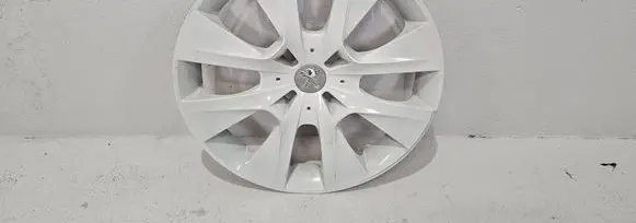 Peugeot 208 I R15 wheel hub/cap/trim 9673846277 9673846577
