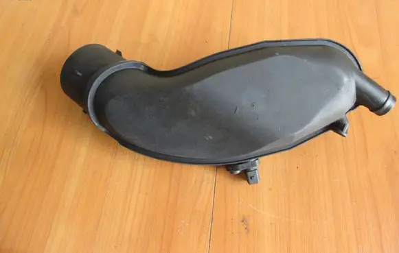 Audi A6 S6 C5 4B Air intake hose/pipe 078133356F