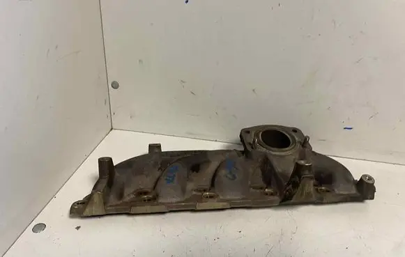 Volvo XC90 Exhaust manifold 30637921