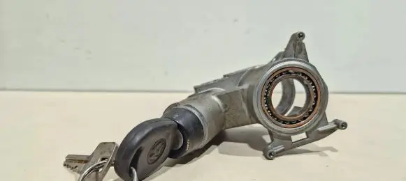 Volkswagen Golf III Ignition lock 357905851d