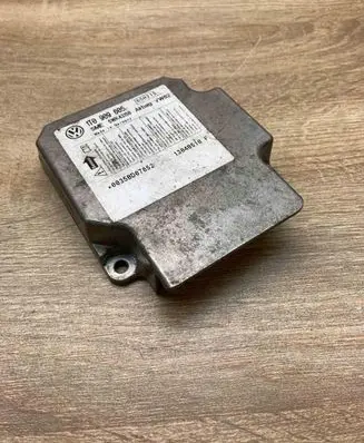Volkswagen Touran I Airbag control unit/module 1T0909605D 5WK43150