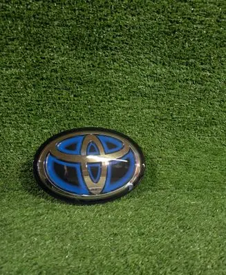 Toyota Camry VIII XV70 Manufacturer badge logo/emblem 5314133130