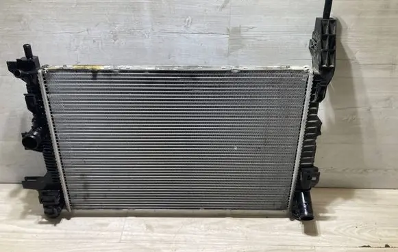 Ford Kuga II Coolant radiator BV618005BD
