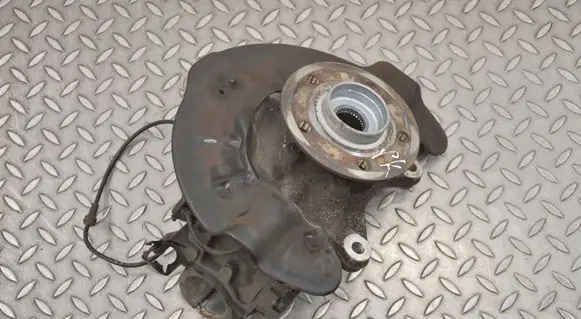Mercedes-Benz B W247 Front wheel hub 