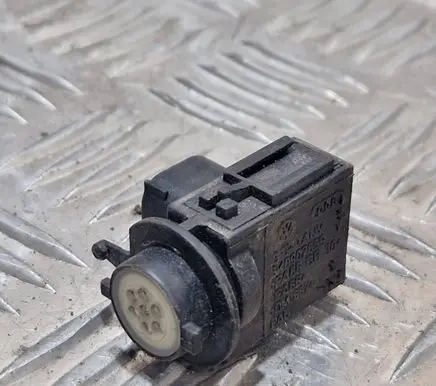 Audi A4 S4 B8 8K Air quality sensor PA66GB30 8K0907659 EA66A