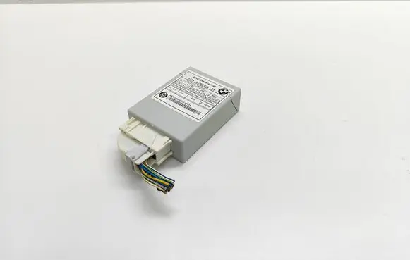BMW 5 E60 E61 Air suspension control unit module (rear) 6769834 676983401 37146769834