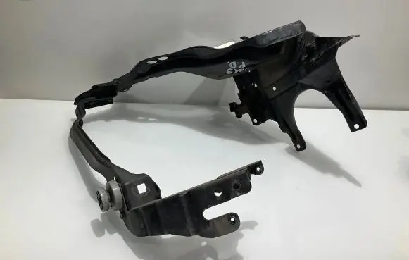 Mercedes-Benz CLS C219 Side radiator support slam panel 