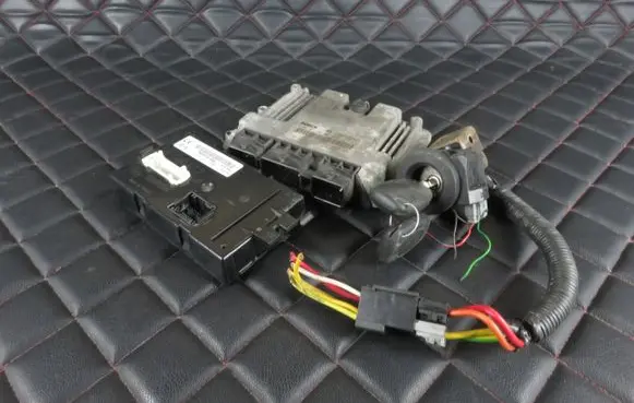 Renault Trafic II (X83) Engine ECU kit and lock set 0281011529 8200546983 8200051608