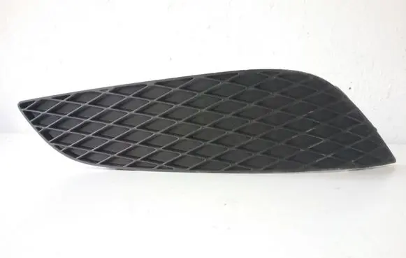 Opel Astra H Front bumper lower grill 13225763