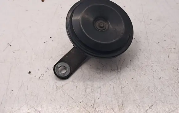 Toyota Avensis T250 Horn signal 8651005020
