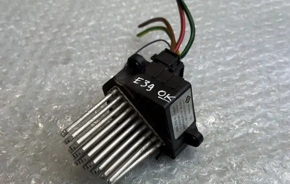 BMW 5 E39 Heater blower motor/fan resistor 6931680 985501