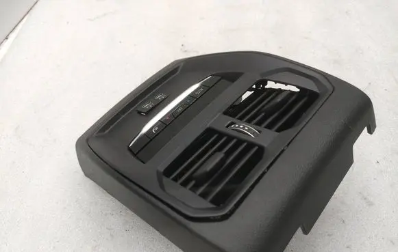 Rear air vent grill
