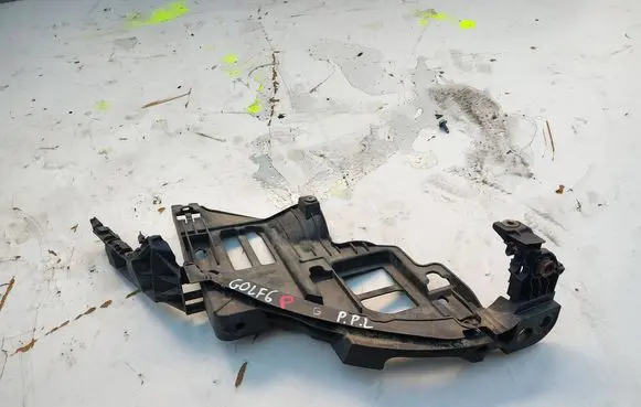 Volkswagen Golf VI Headlight/headlamp mounting bracket 5K0807228A