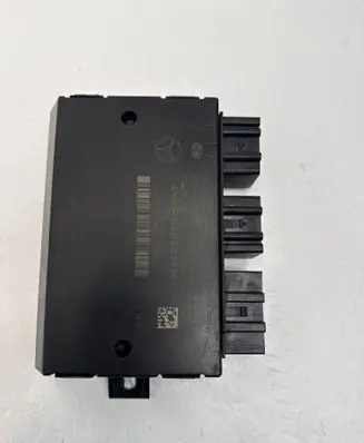Mercedes-Benz E W212 Tow bar trailer control unit/module A2049007905 A2049023802 A2125451232