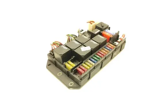 Land Rover Discovery Fuse module YQE500340 060208212055 518957006