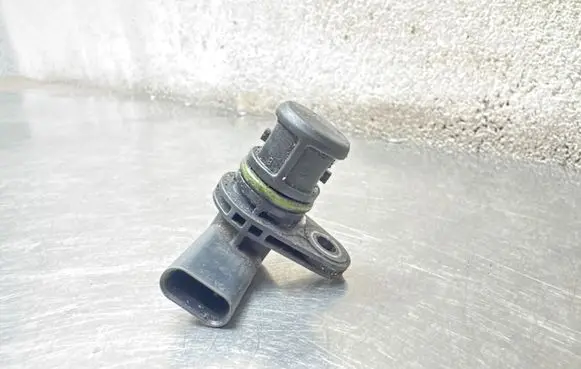 Opel Insignia A Camshaft position sensor 55580466 106E0622C 0012100210