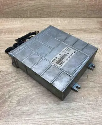 Audi A4 S4 B5 8D Engine control unit/module ECU 8D0907557C 0261203938 WITHPLUG