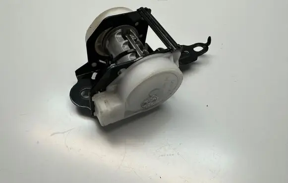 Ford Ranger Seat belt height adjuster 