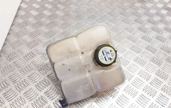 Ford Focus Coolant expansion tank/reservoir 8V618K218A AV418K218D