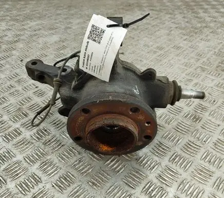 Renault Master III Front wheel hub 400151061R