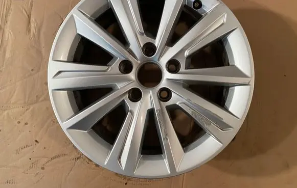 R16 alloy rim