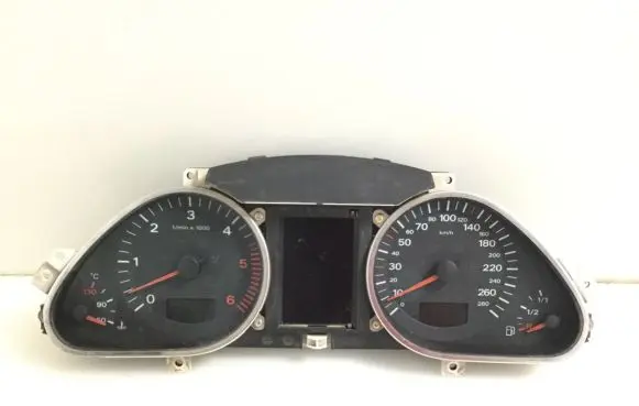 Audi A6 S6 C6 4F Speedometer (instrument cluster) 4F0920950L