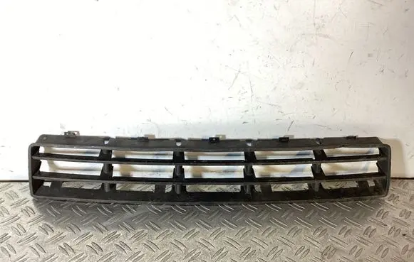 Volkswagen Golf IV Front bumper lower grill 1J0853677D