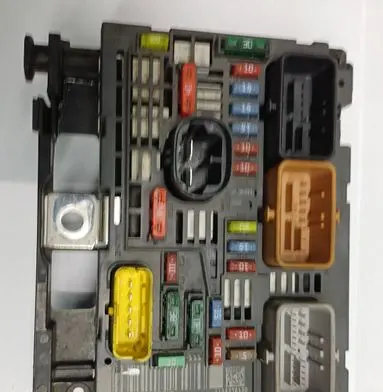 Citroen Berlingo BSM Control unit 9807028780 BSMR0401 R04