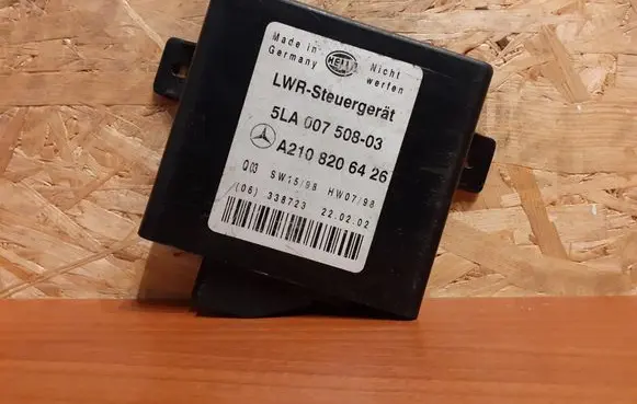 Mercedes-Benz E W210 Light module LCM 5LA00750803 1295