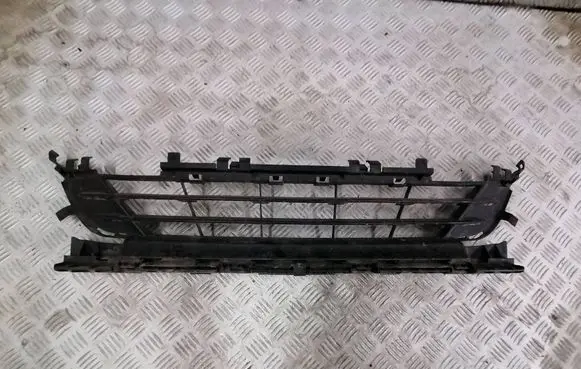 Peugeot 508 Front bumper lower grill 9807631177