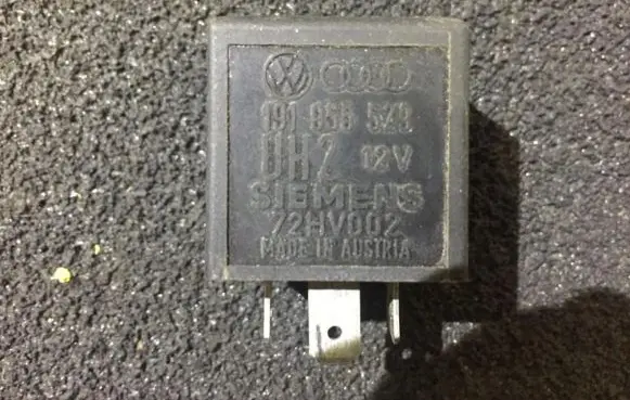 Volkswagen Golf III Other relay 191955529