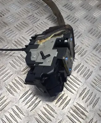 Infiniti Q70 Y51 Rear door lock