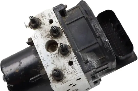 Skoda Fabia Mk1 (6Y) ABS Pump 6Q0614117E 0265800003 0265222006