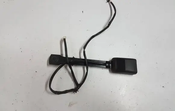 Nissan Juke I F15 Front seatbelt buckle 6157596