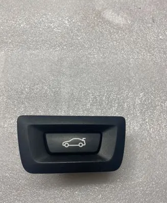 BMW 2 F46 Tailgate/boot open switch button 9275119