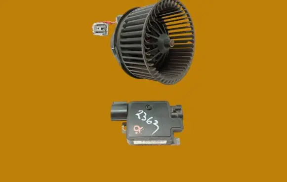 Ford Focus Heater fan/blower AV6N-18456-AA