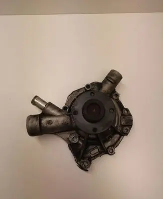 Mercedes-Benz E W210 Water pump