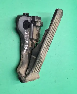 Volkswagen Jetta V Accelerator throttle pedal 1K1721503L 6PV00860000