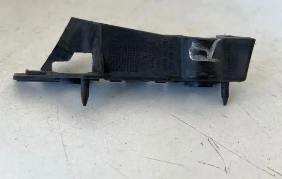 Audi A4 S4 B8 8K Front bumper mounting bracket 8K0807284