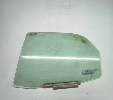 Suzuki SX4 Rear door window glass