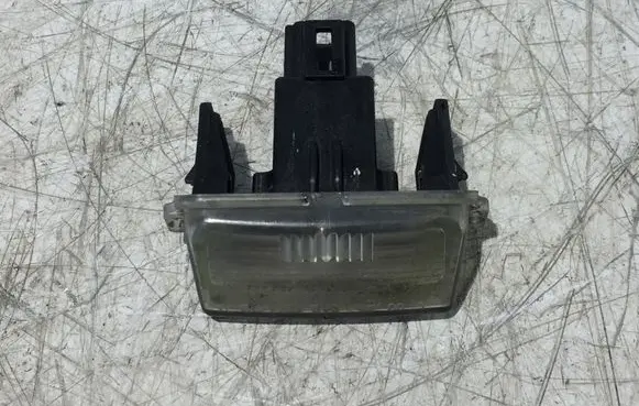 Toyota Yaris Number plate light L000012