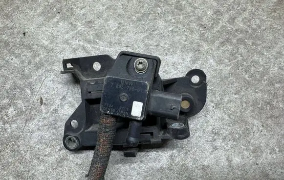 BMW 5 F10 F11 Exhaust gas pressure sensor 7805758 12309T1