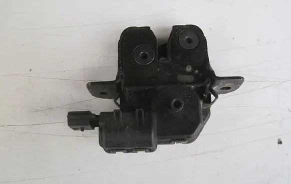 Renault Captur Loading door lock 805003529R