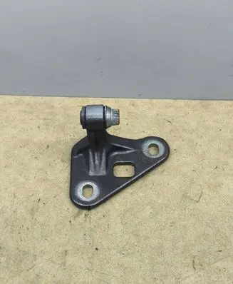 Mercedes-Benz CLS C219 Front door lower hinge 