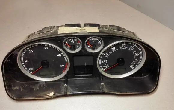 Volkswagen PASSAT B5.5 Speedometer (instrument cluster) 3B0920926A VWZ7Z0A3854633 250601134140