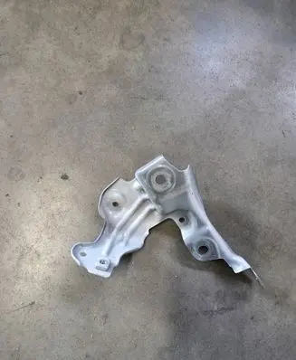 BMW 2 F44 Fender mounting bracket 7450387