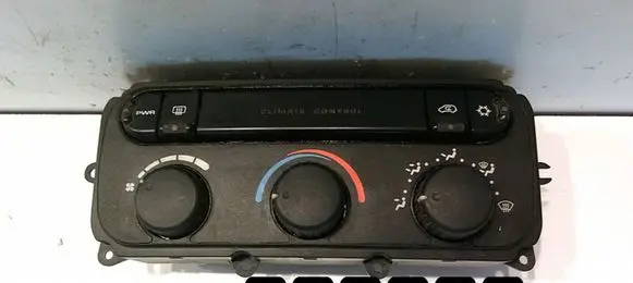Chrysler Voyager Climate control unit 05005001ag