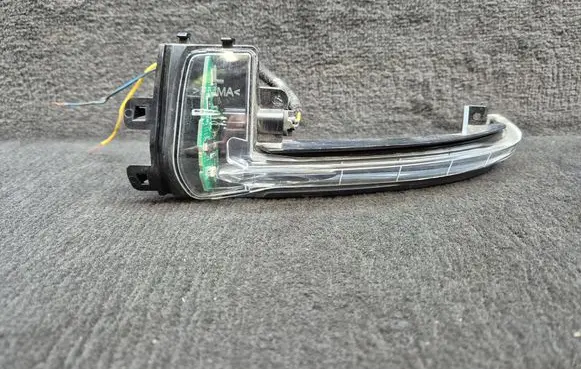 Audi A4 S4 B8 8K Mirror indicator light 8K0949101D 8K0949101C