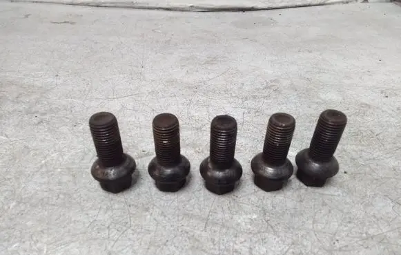 Mercedes-Benz C W204 Nuts/bolts 
